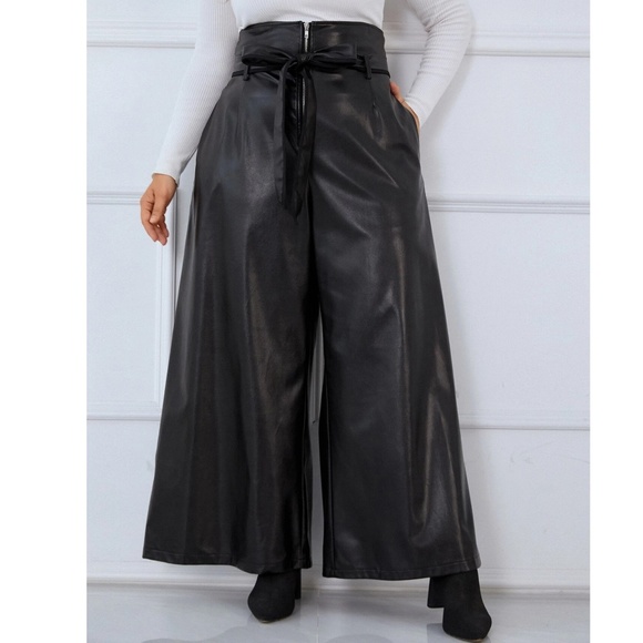 Plus black Vegan Leather Zip Wide leg Pants - Picture 2 of 4
